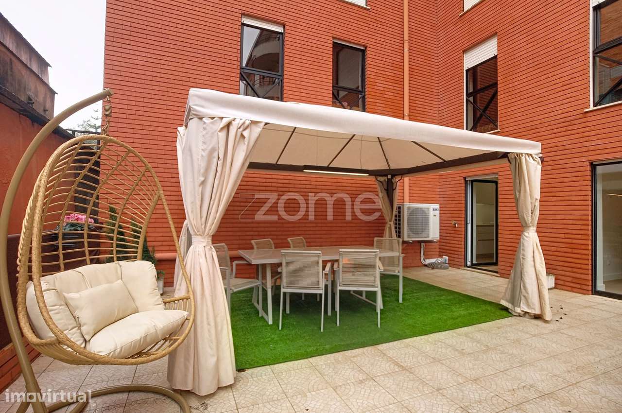 Apartamento T2 Premium com Terraço no Vale das Flores-1