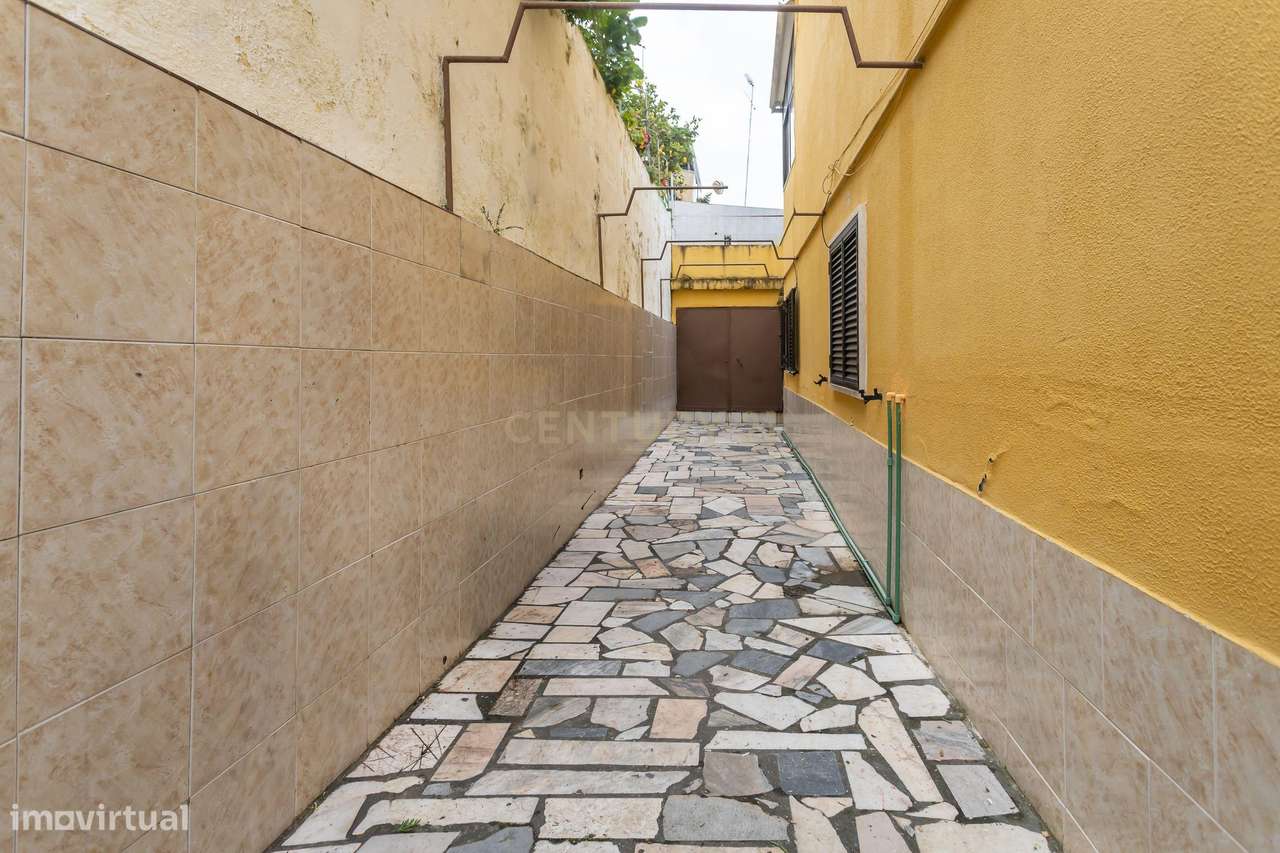 Oportunidade unica...  três assoalhadas e sótão!-33