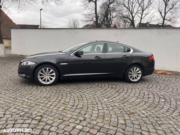 Jaguar XF 2.2D Luxury - 4