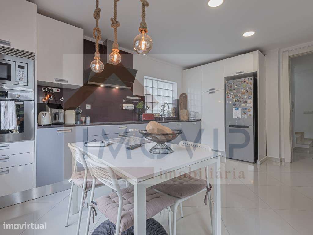 Vende-se moradia T4- Santo António da Charneca-com terraço - Grande imagem: 5/21