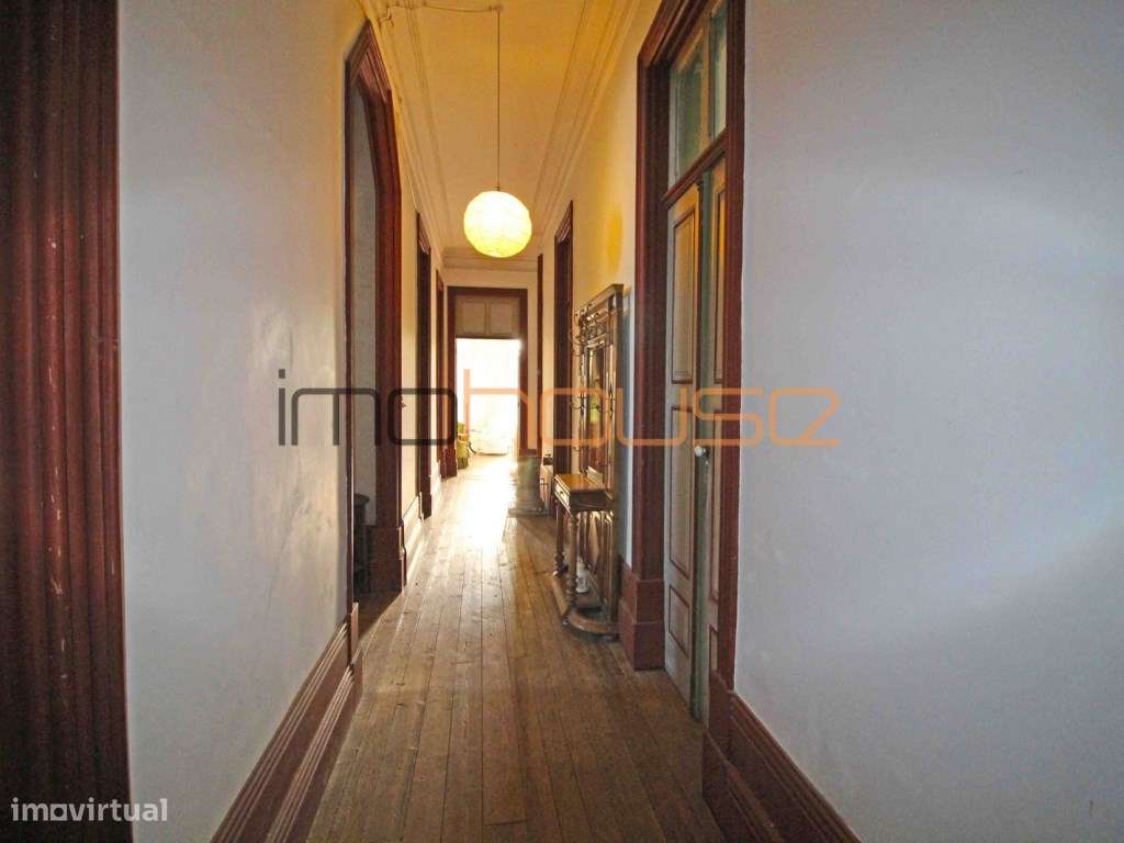 Casa senhorial do século XIX ( Zona Espaço Central II)-30