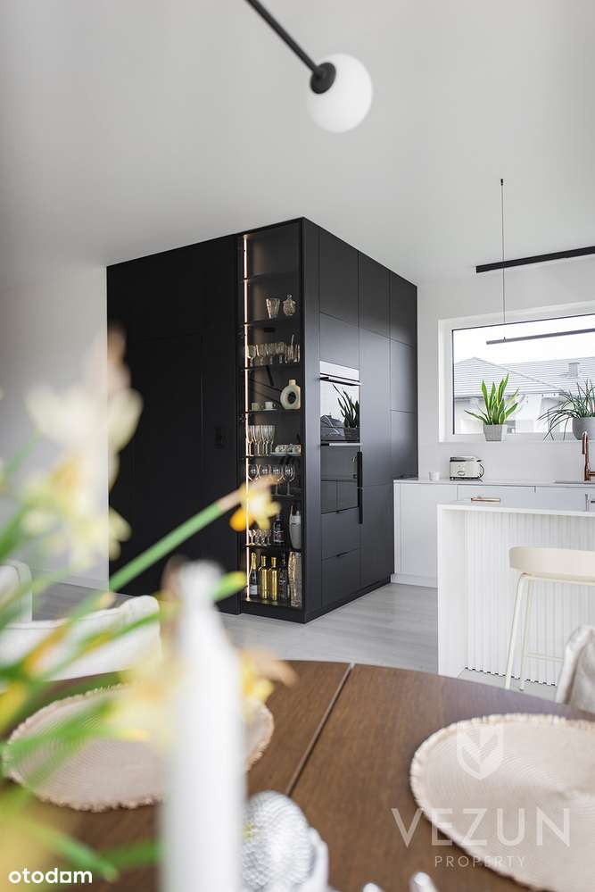 Dom parterowy o pow. 202 mkw,  pokoje, WYSOKI STANDARD-7