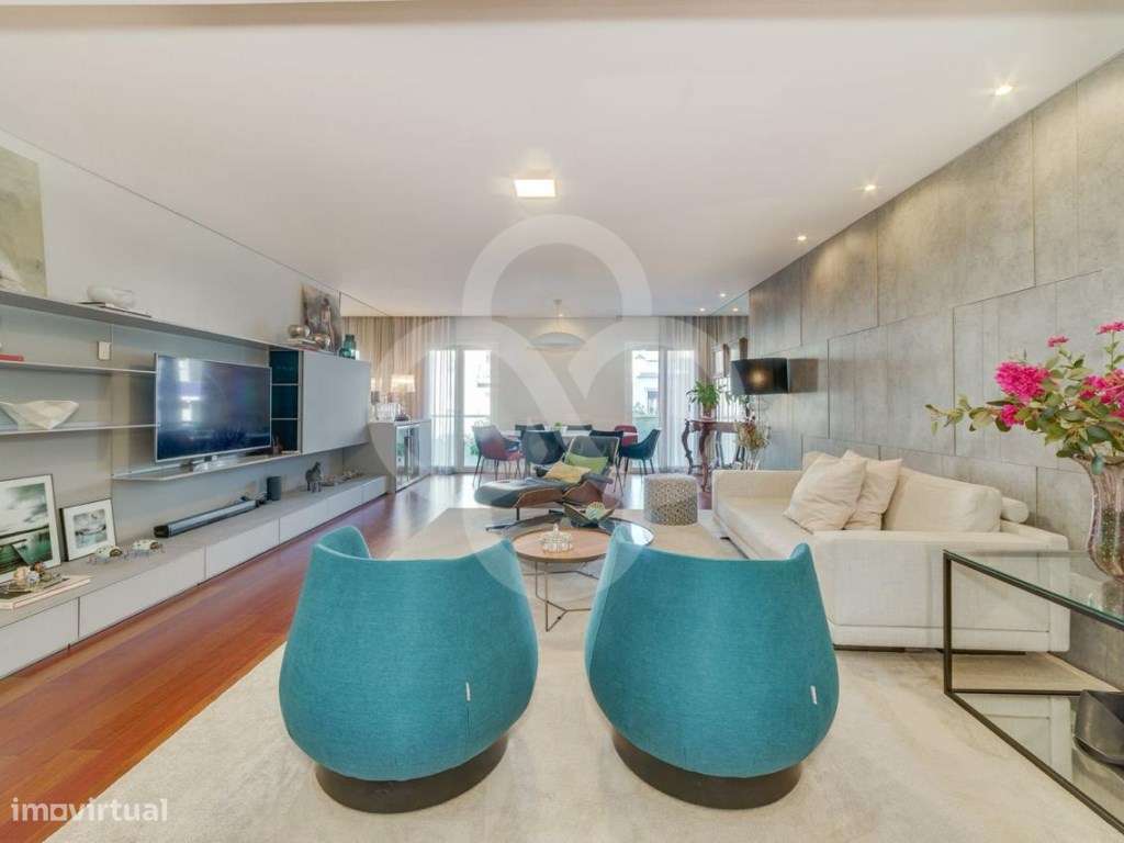 Apartamento T4 com 4 lugares de parqueamento na Avenida Marquês de ...-6