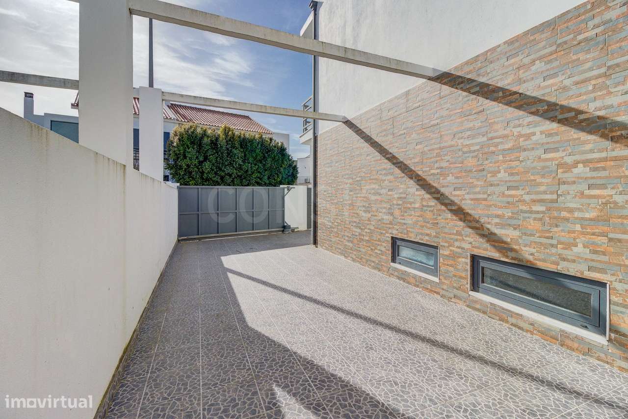 Moradia com 170 m², jardim, zona de barbecue e estacionamento para dua-5
