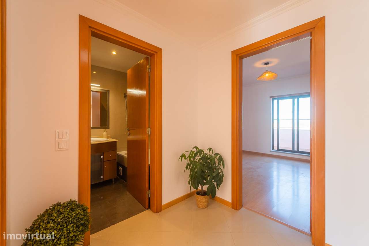 Apartamento T2 na Quinta do Conde com areas de 136m2-41