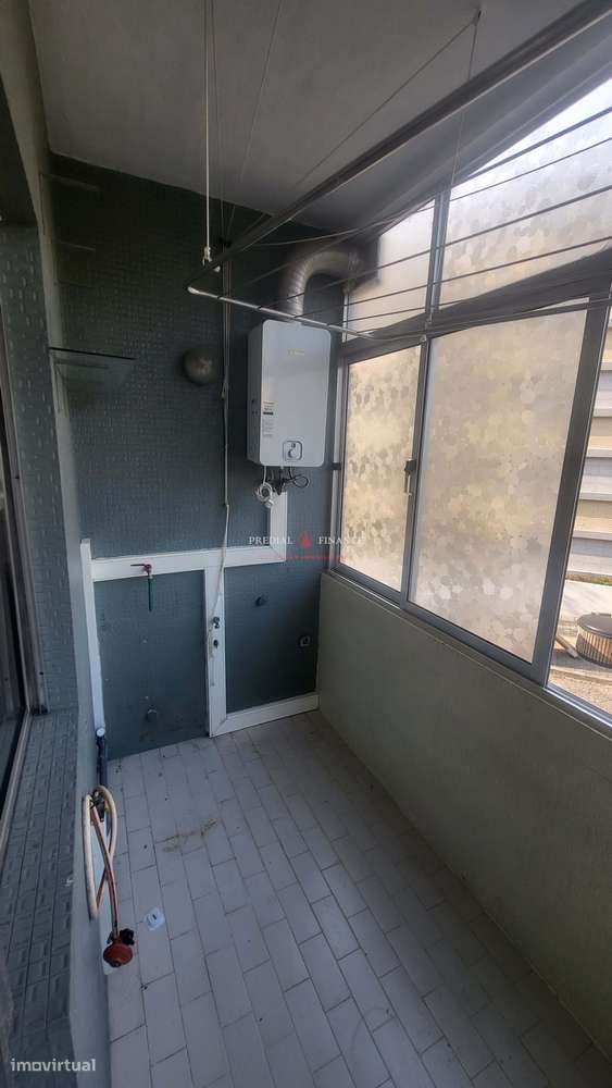 T2+1 Luminoso com Garagem Ampla em Ramalde – Zona em Valorização-2