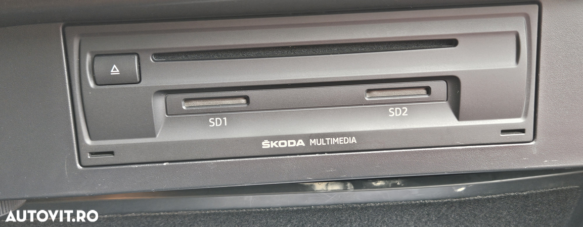 Skoda Octavia Combi 2.0 TDI Premium Edition - 12
