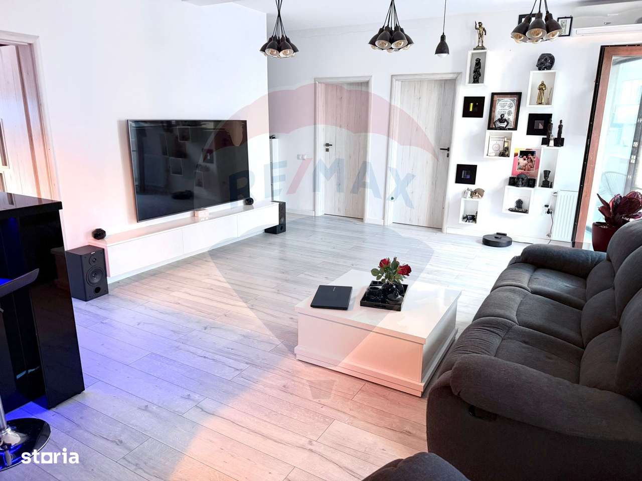 Apartament cu 3 camere + balcon mare - zona de case - Weiner Palada-2