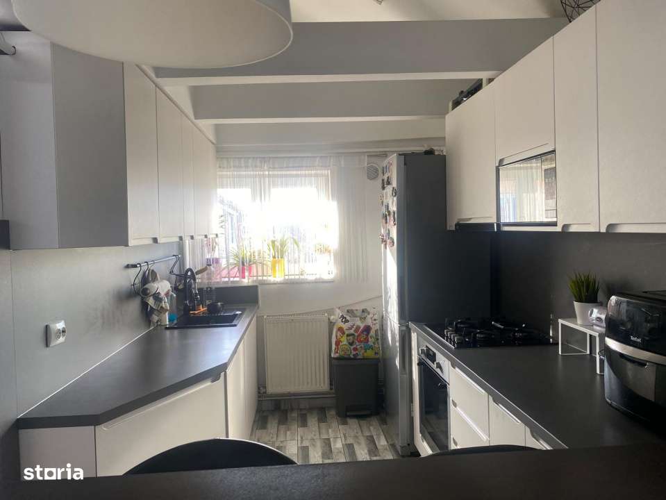 Penthouse deosebit cu 4 camere, pe 2 niveluri, complet mobilat si util-3