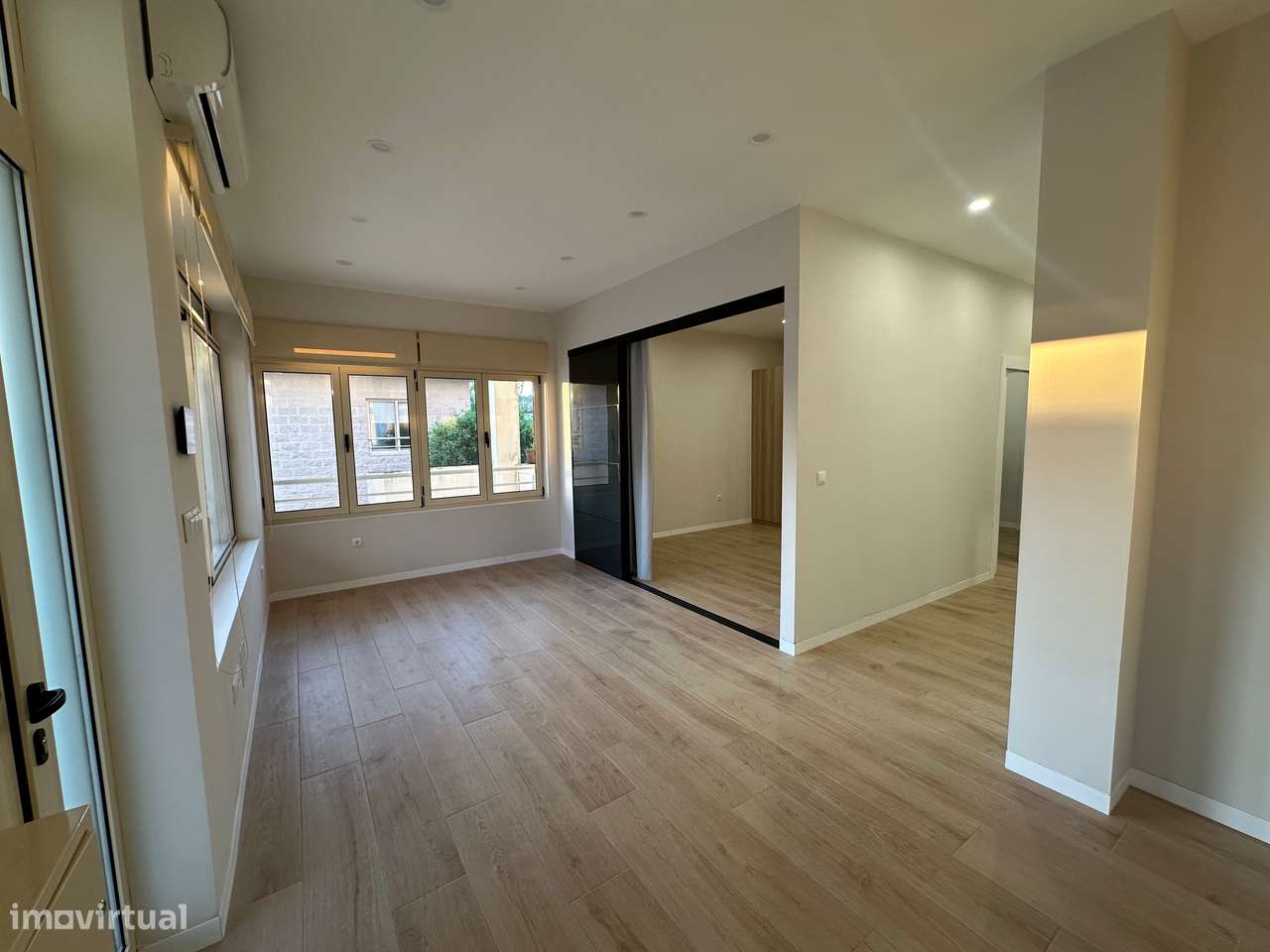T0 renovado e equipado a estrear com AC junto ao Parque Oriental - Grande imagem: 2/12