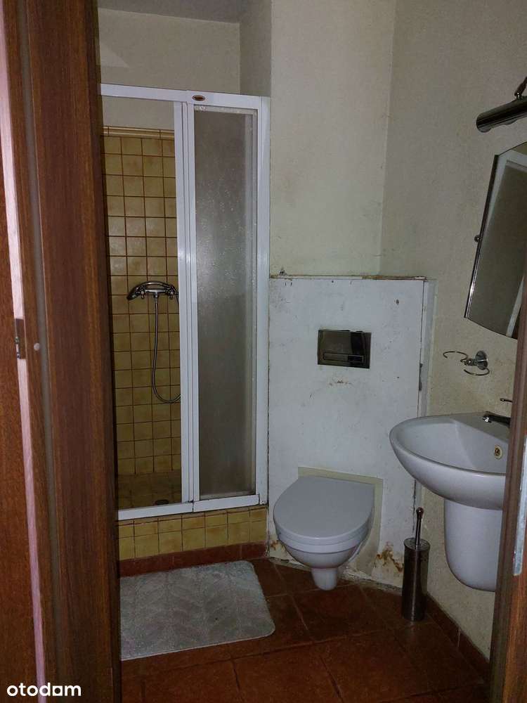 Dom wolnostojący stylizowany na dworek  225 m2 na działce 1100 m2.-16