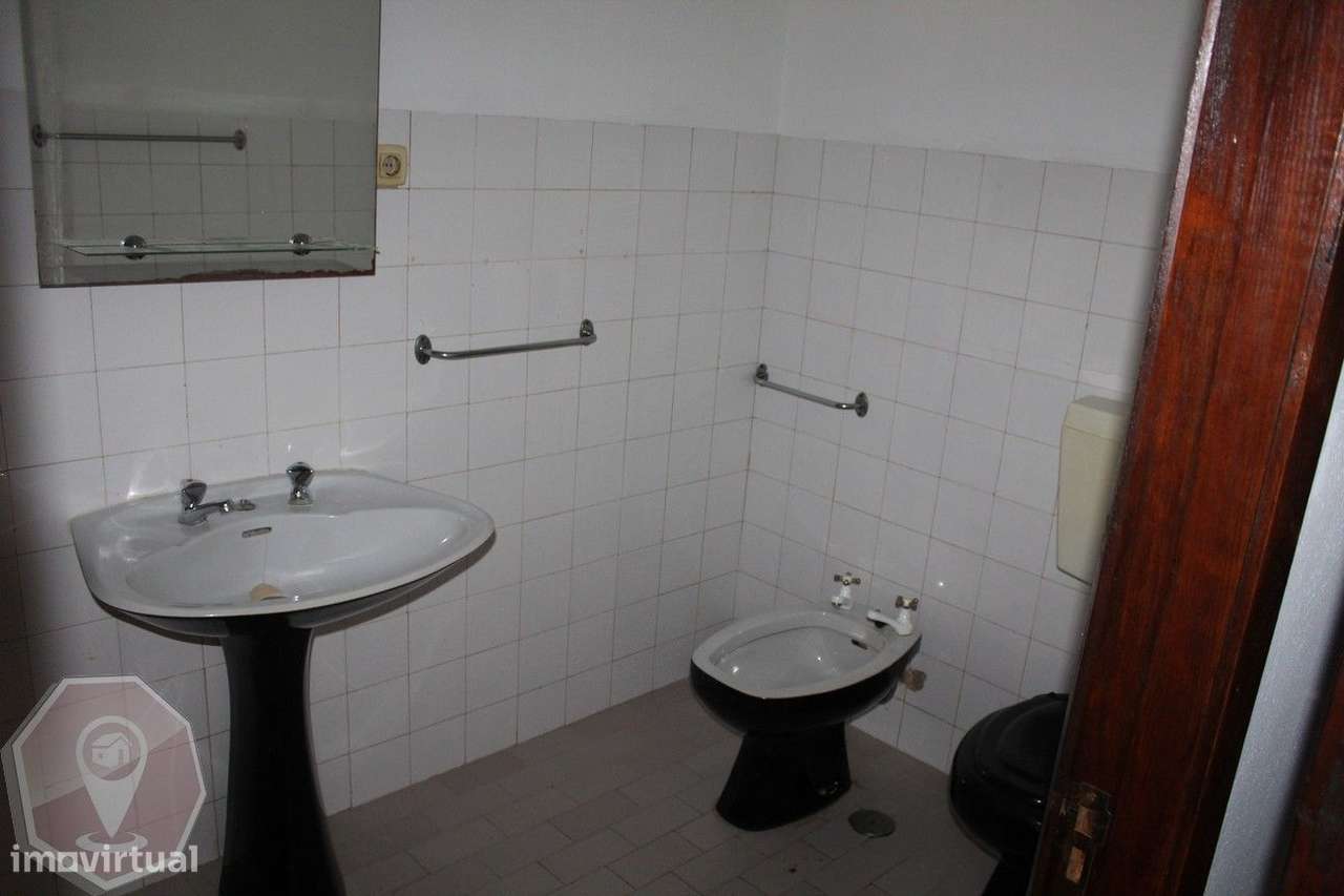 Apartamento T2 Vale de Cambra - para investidor - Grande imagem: 4/26