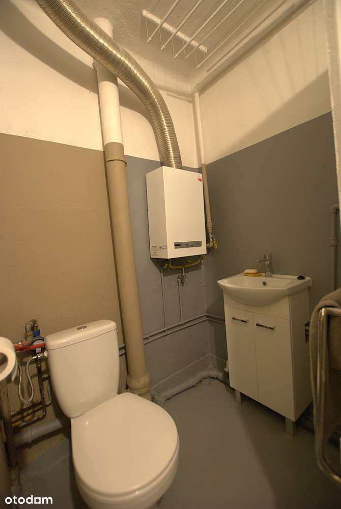 2 pokoje, 3 piętro, dwustronne, osobna kuchnia, ul. Lecha-14