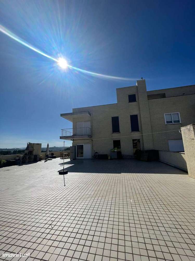 Apartamento T3+1 c/ terraço e lugar de garagem - Grande imagem: 2/14