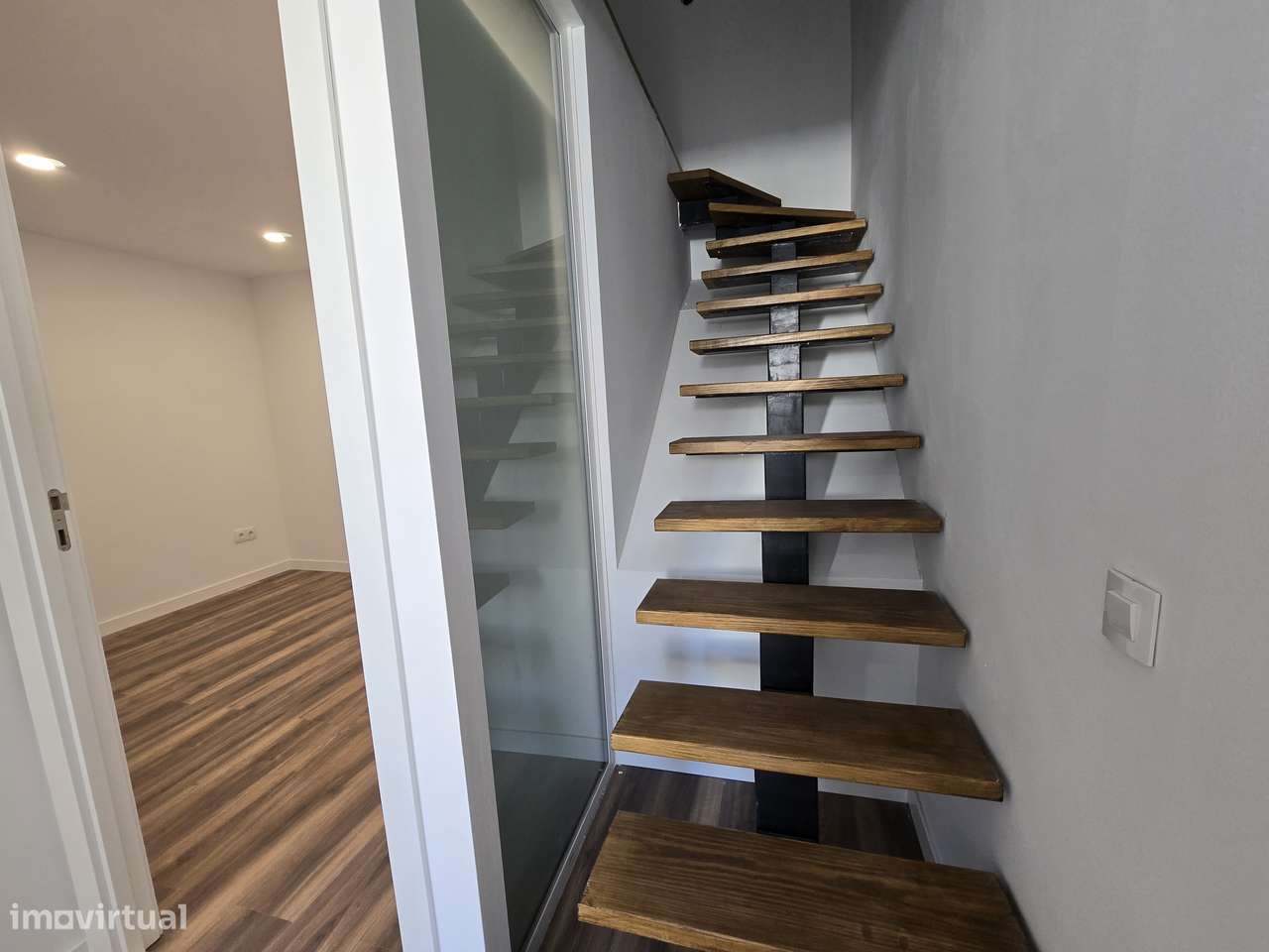 Fantástica Moradia T2 Totalmente Renovada na Zona Histórica de Palmela-29