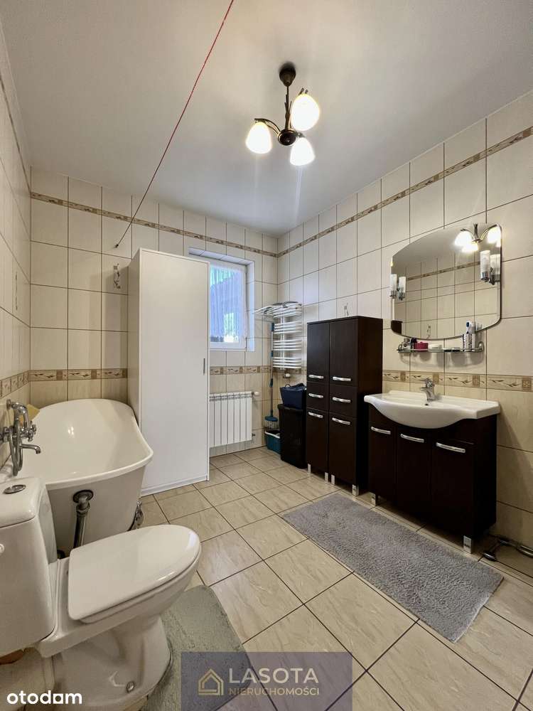 Dwa domy na działce 2525 m² - Idealna Inwestycja z podziałem-9