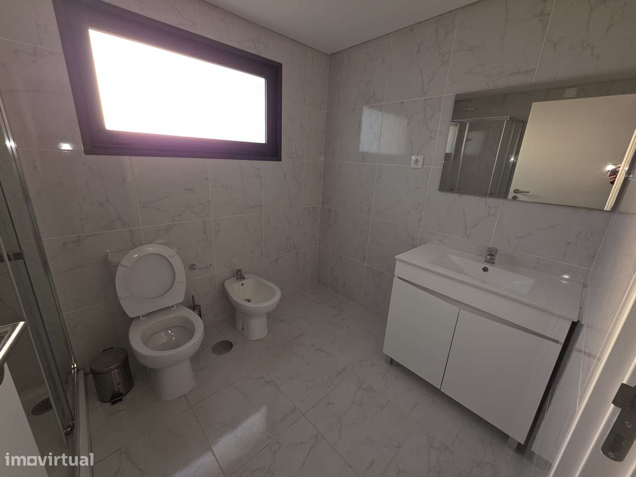 Fantástico Andar Moradia V3 com terreno - Grande imagem: 5/19