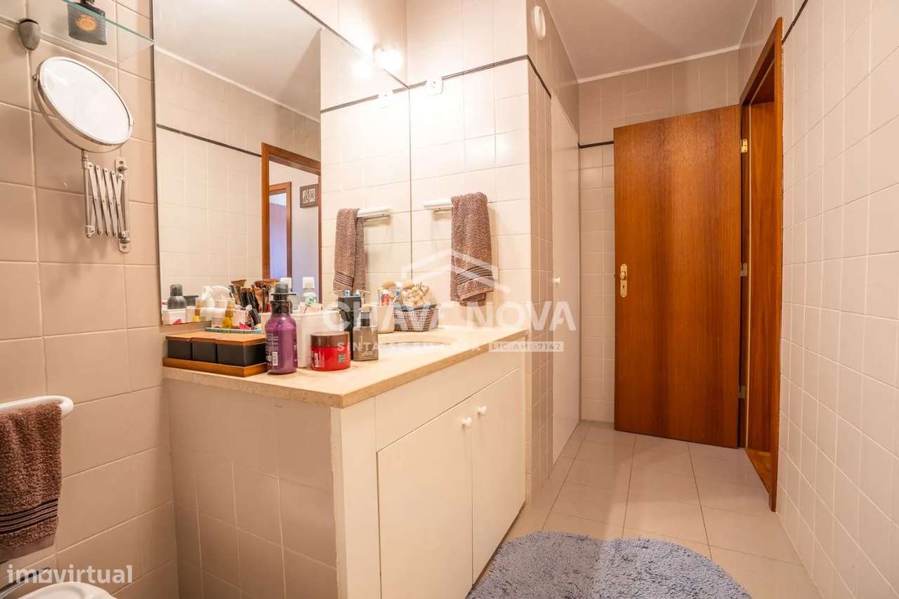 Apartamento T2 c/ Lugar de Garagem na Foz do Douro-6