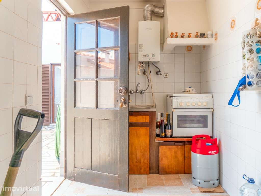 Moradia de rés do chão e 1º andar com Garagem-47