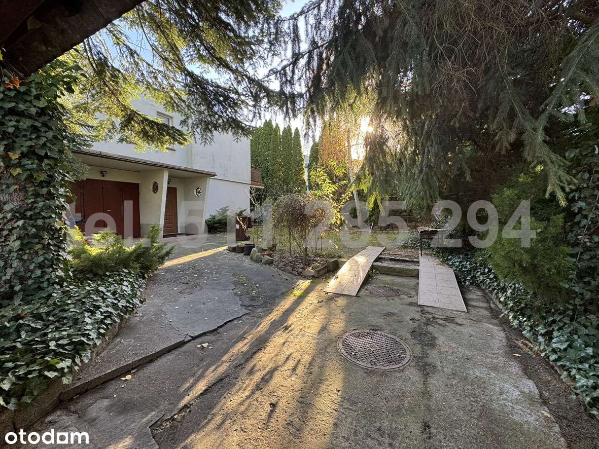 Dom wolnostojący, zielona okolica, klimatyczna działka.-1