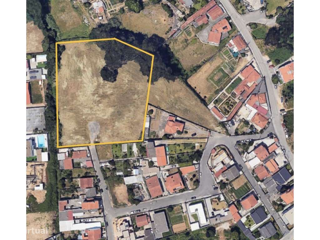 Terreno com cerca de 8000m2 e Projeto aprovado - construção 4 moradias-6