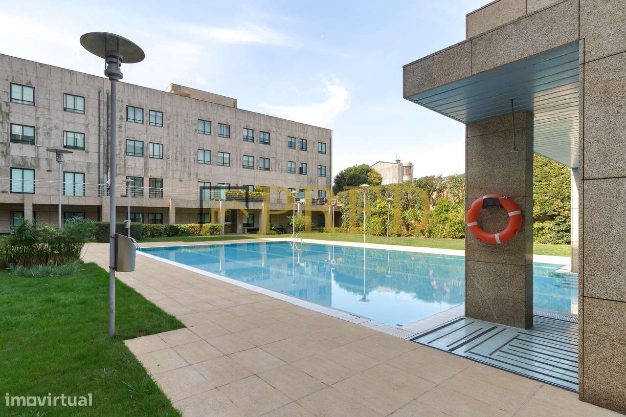 Apartamento T5, inserido no condomínio fechado 'Edifício Plaza'-36