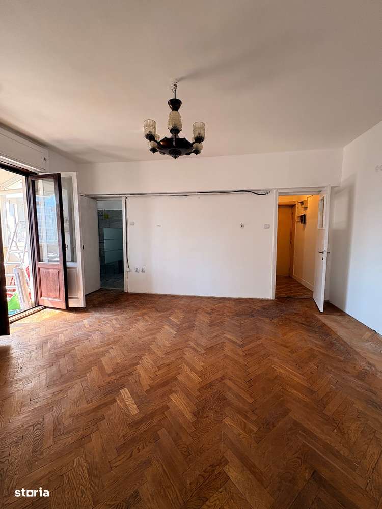 Apartament de 3 camere, 55 mp, bloc solat, centrul Bucuresti