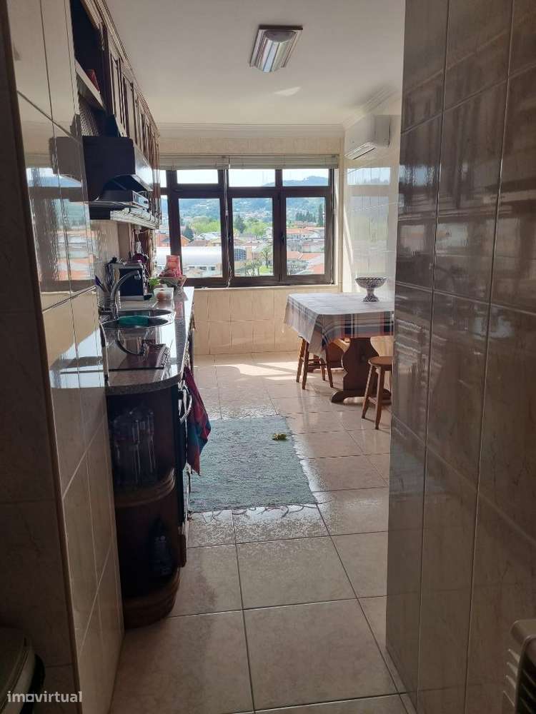 Apartamento T3 Avenida 25 de Abril, Póvoa de Lanhoso - Grande imagem: 4/17