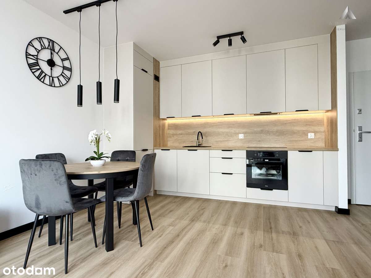 Świeżo wykończone, miejsce w hali - Pełny obrazek: 1/15