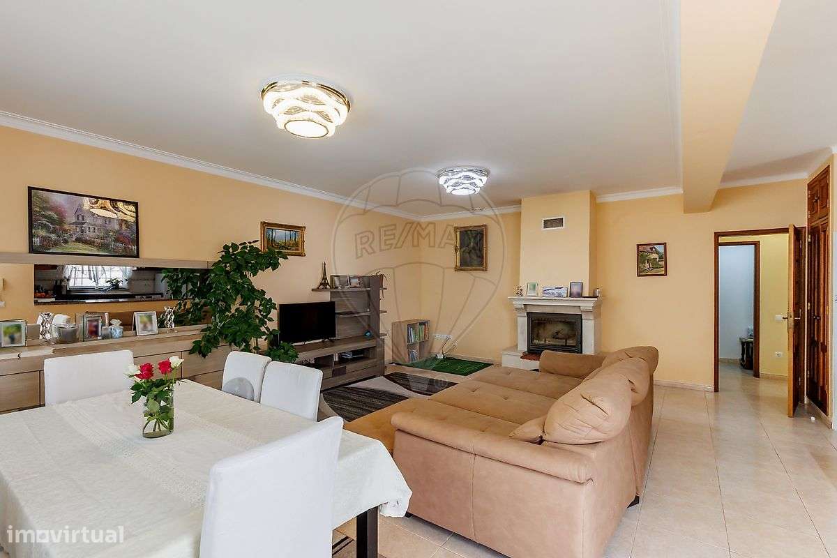 Moradia T4 para venda-5