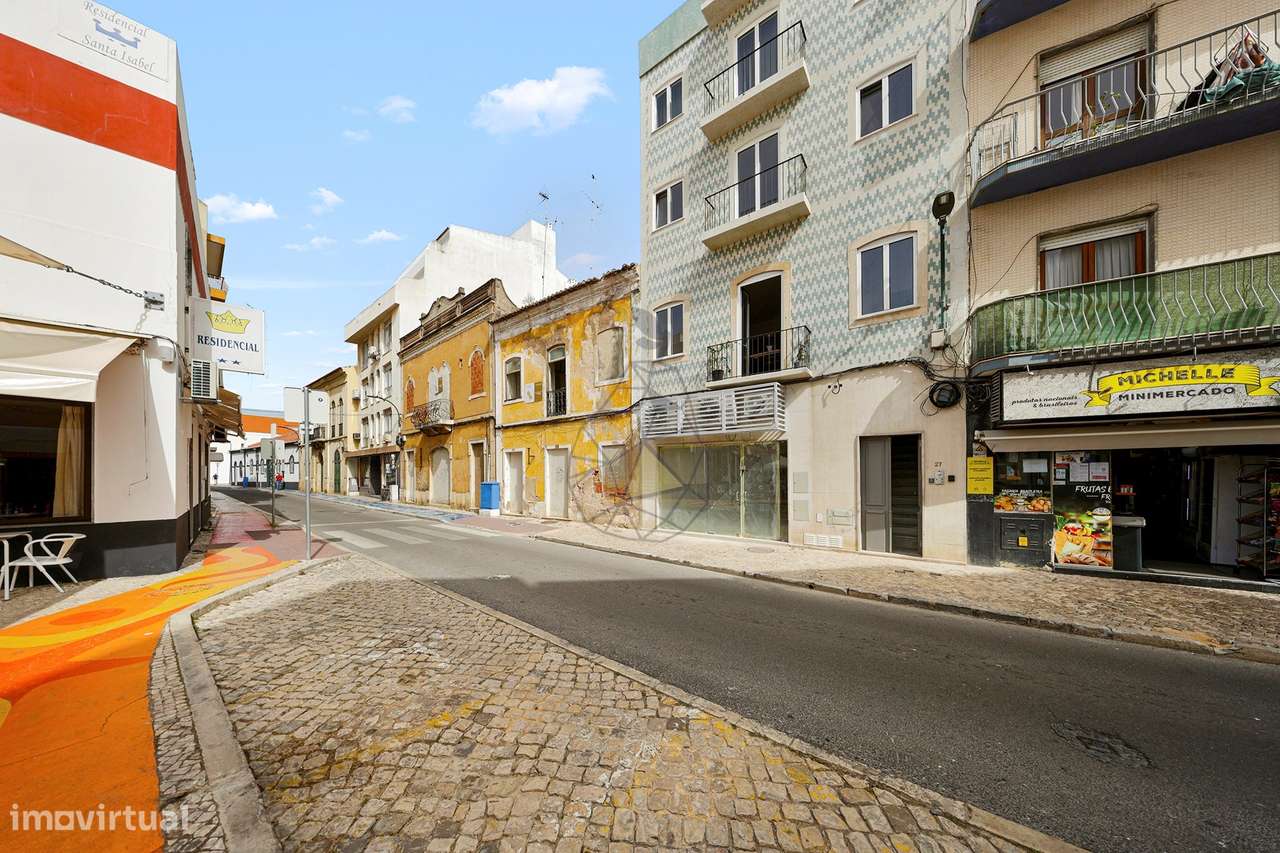 Viva o Encanto da Cidade Antiga - Apartamento com Tetos Altos e Muito-48