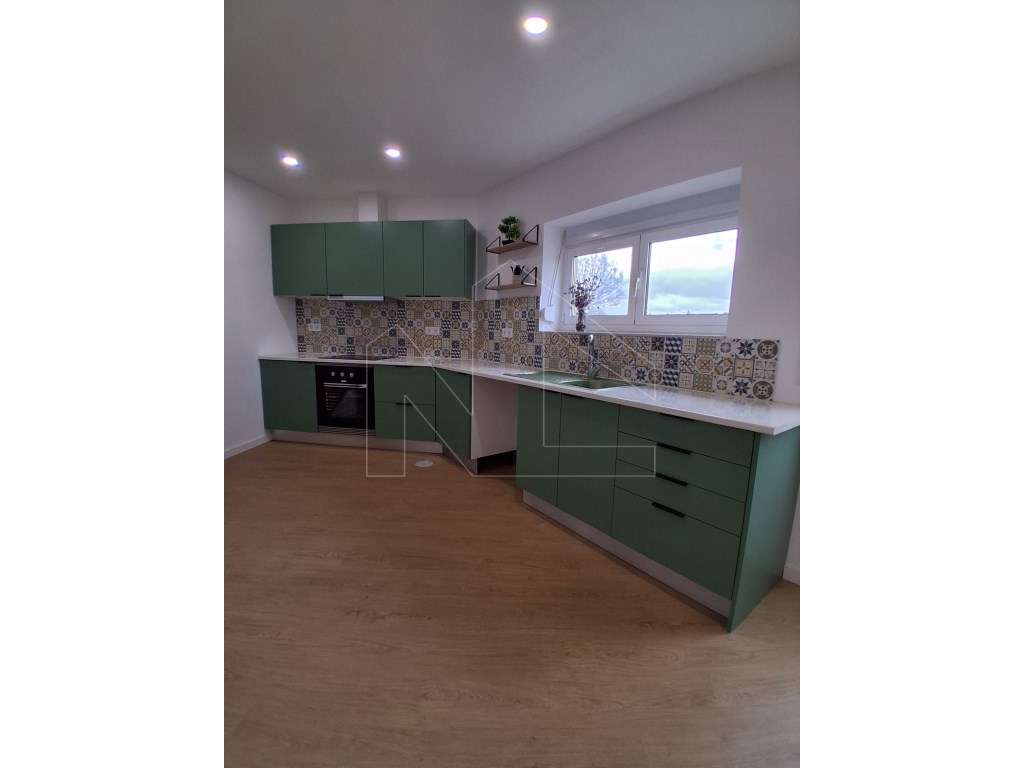 Moradia T2+1 Isolada e Térrea - Renovada em Estarreja-2