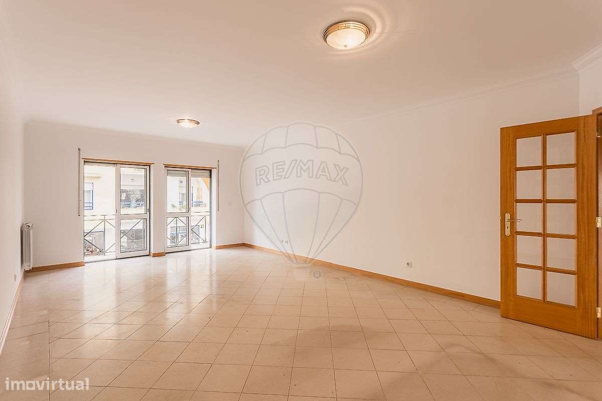 Apartamento T2 para arrendamento - Grande imagem: 2/27