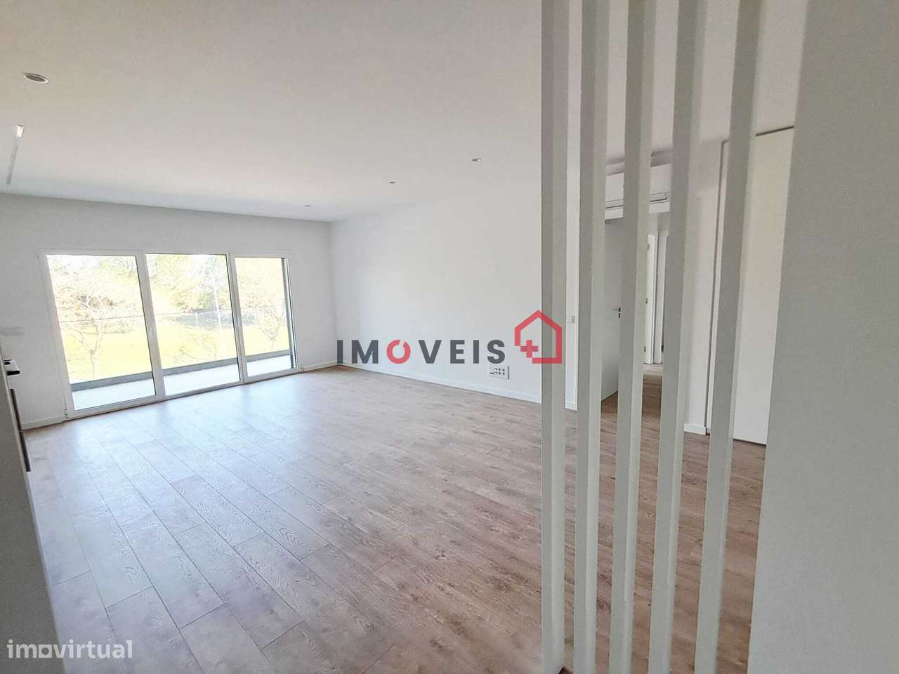 APARTAMENTO T2 NOVO – URBANIZAÇÃO SANTA CLARA - Grande imagem: 2/16