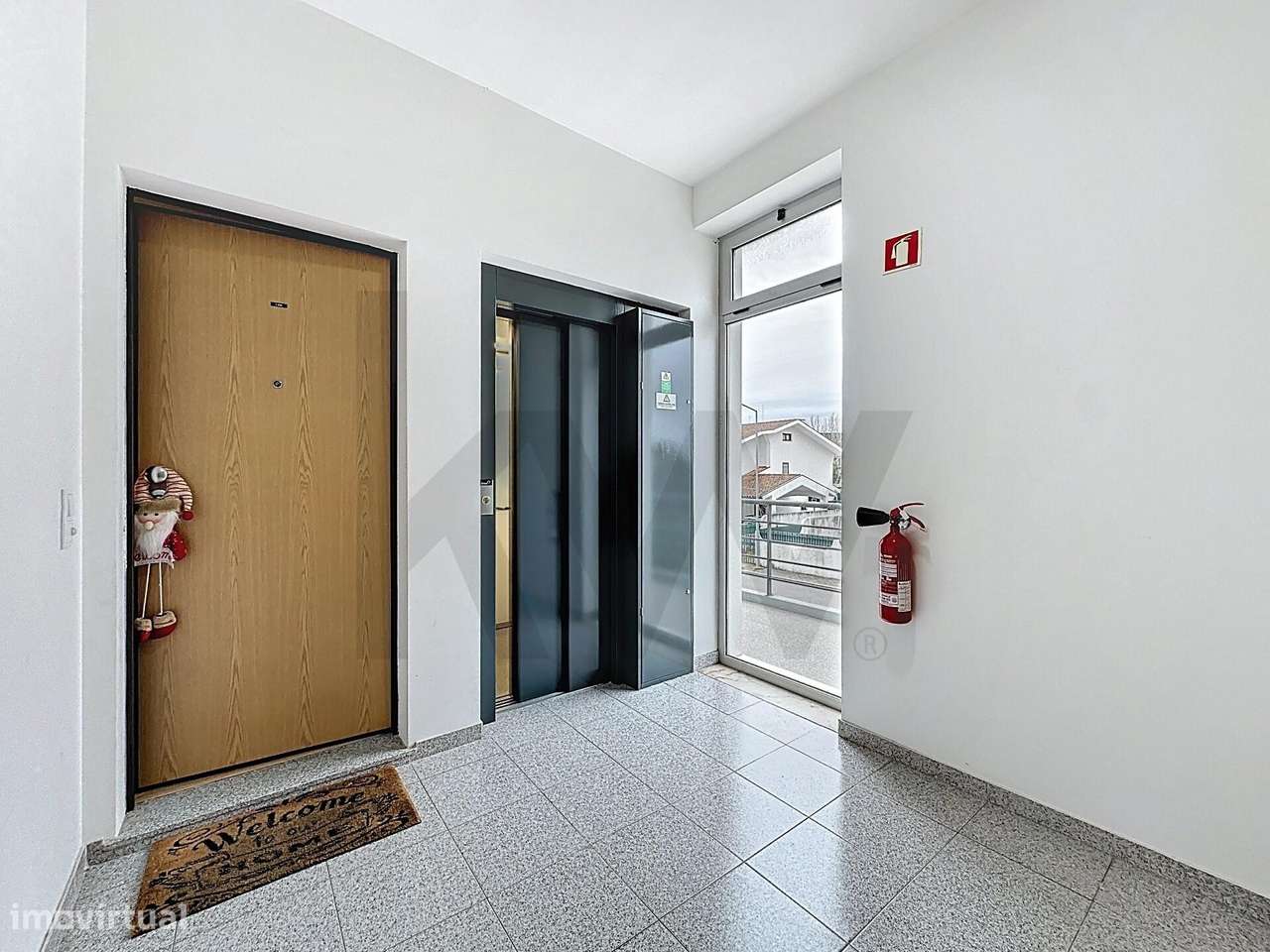 Apartamento T3 c/ 233m2 | Garagem 2 Carro | Enorme Varandas | Elevador-38