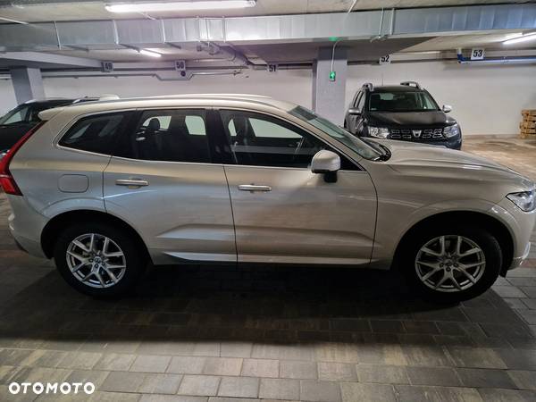 Volvo XC 60 T4 Momentum Pro - 4