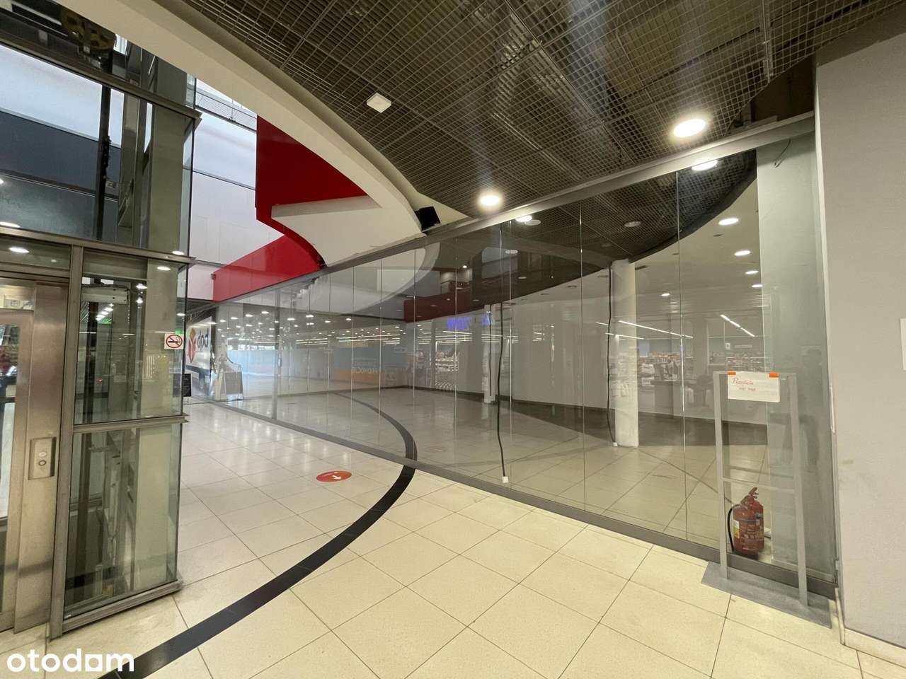 Lokal z witryną | Galeria Handlowa | duży parking - Pełny obrazek: 2/4