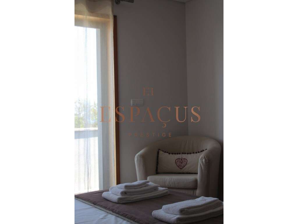 Moradia V4 com Vista Mar - Um Refúgio de Conforto e Elegância-26