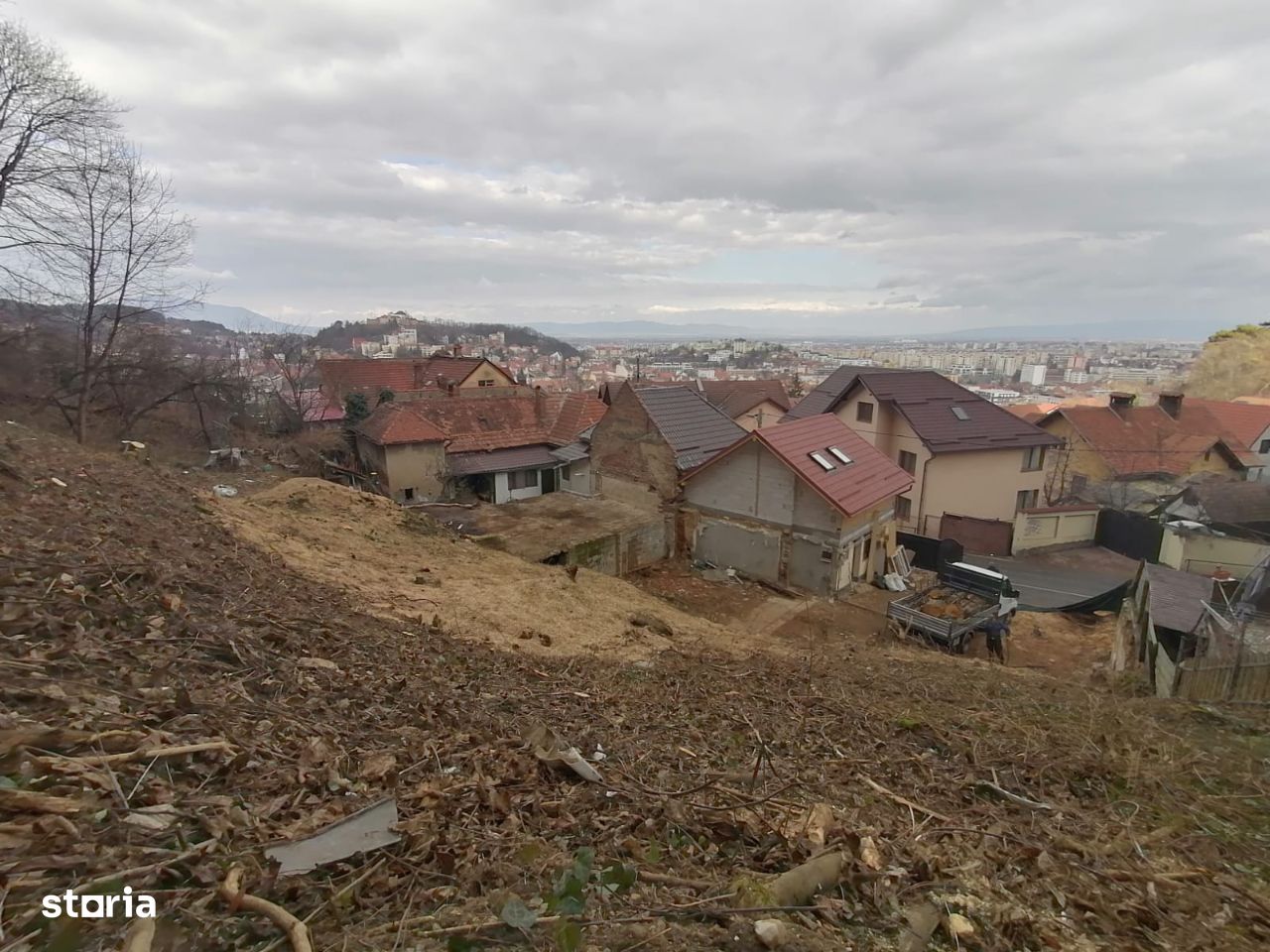 Teren Dogrogeanu Gherea - vedere panoramica peste Brasov