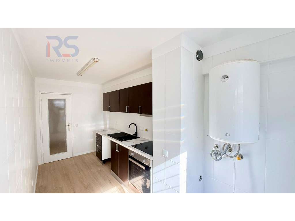 T3 renovado c/varanda e garagem (2 andar sem elevador)-6