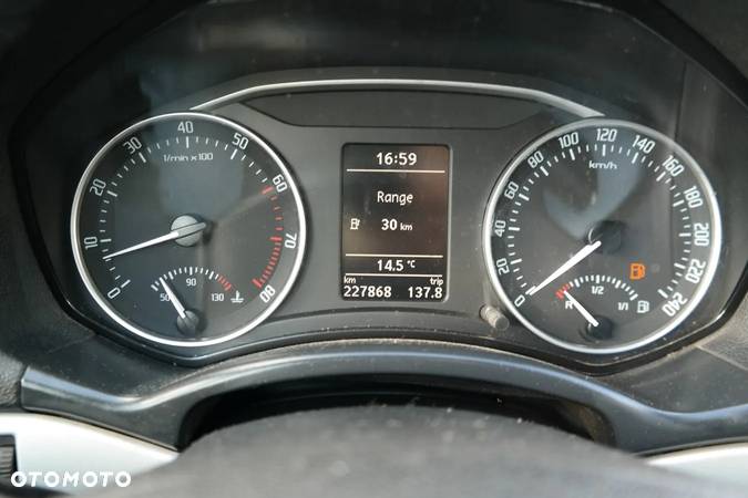 Skoda Octavia 1.4 TSI Ambiente - 10