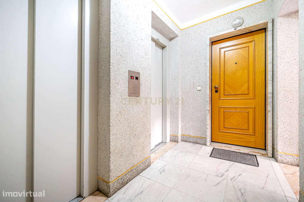 T2 com Vista Desafogada - Carregado-10