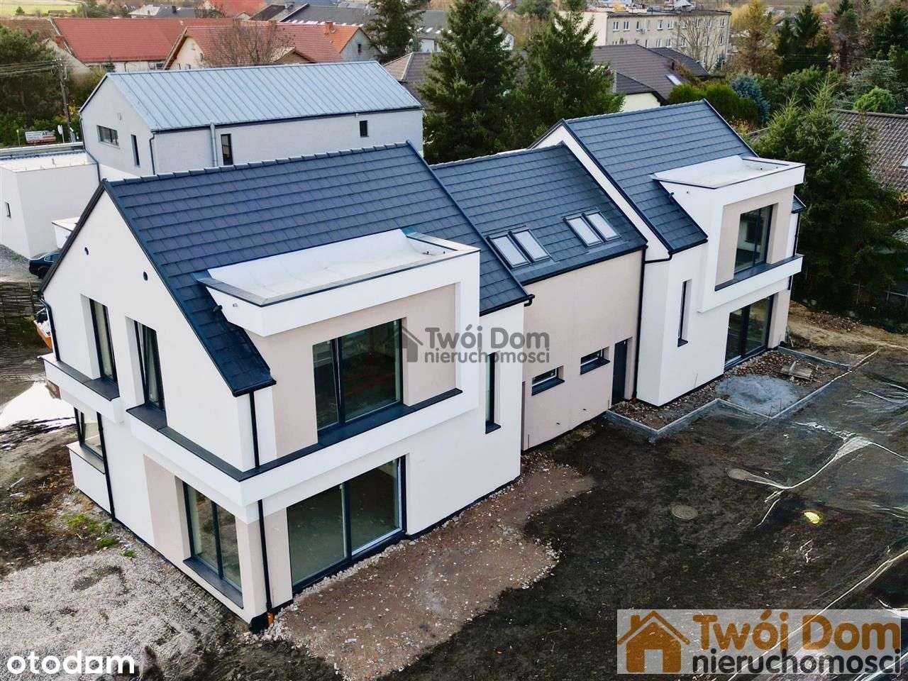 Dom z urządzonym ogrodzonym ogrodem – Wrocław 7min-14