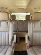 Chrysler Town & Country - 10