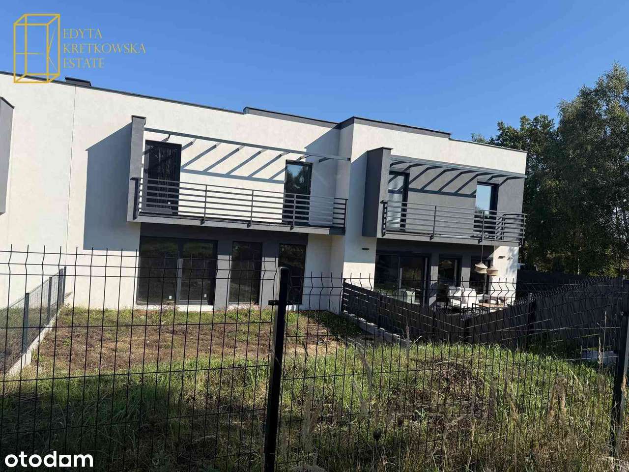 Domy na wzgórzu w zabudowie szeregowej-7