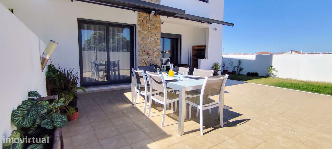 Moradia em condomínio com piscina - Alcochete-28