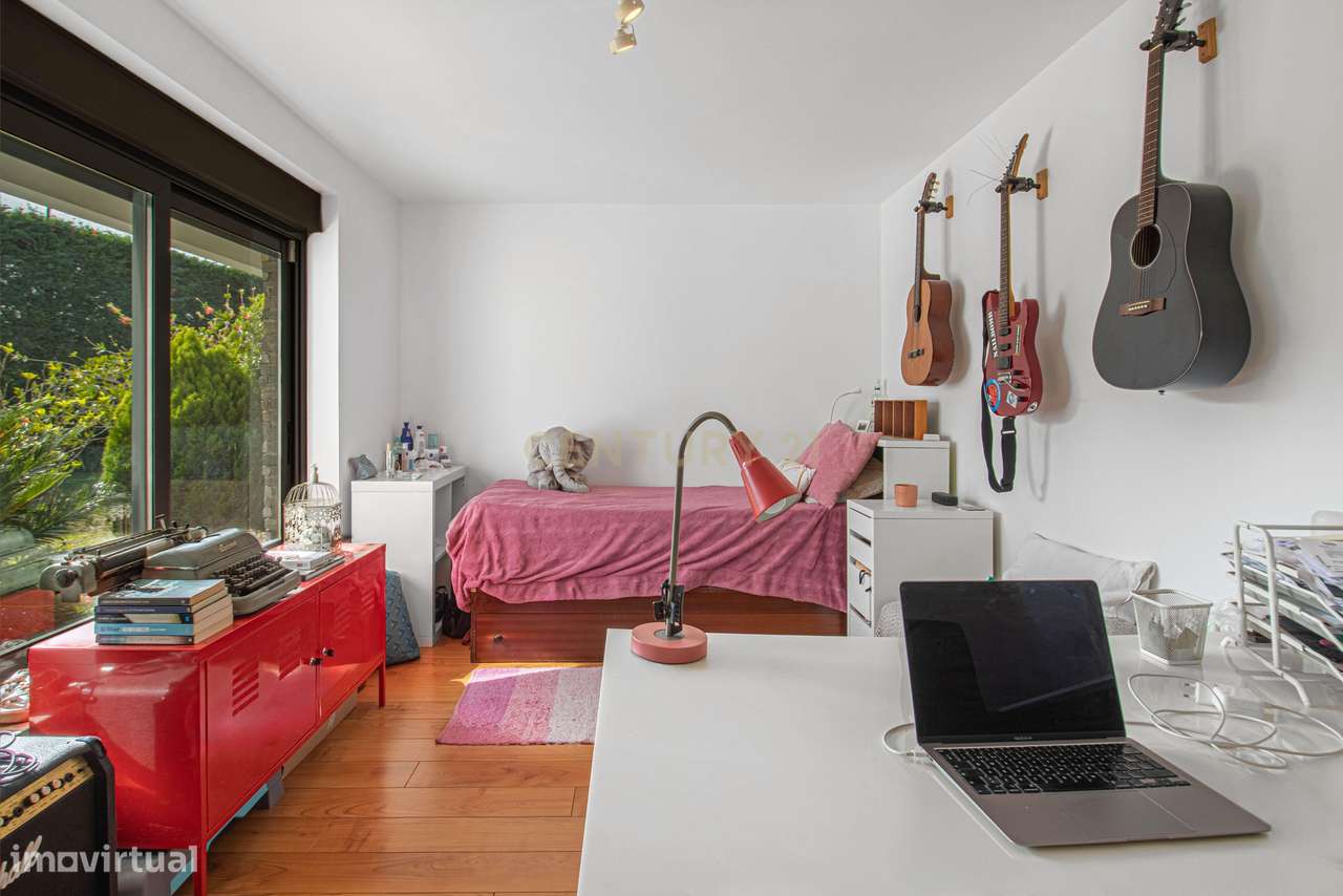 Moradia Isolada T4 291m2 em Lote de 1050 m2 em Mucifal, Colares, Sintr-25