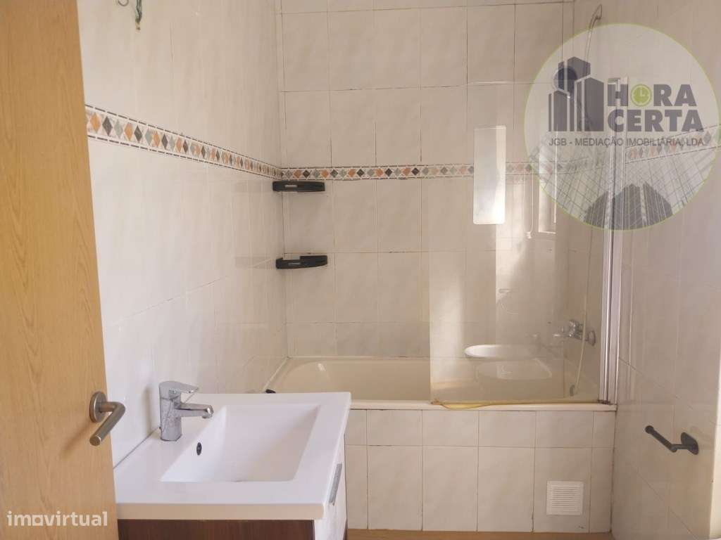 Apartamento T4 nas Mercês!-10