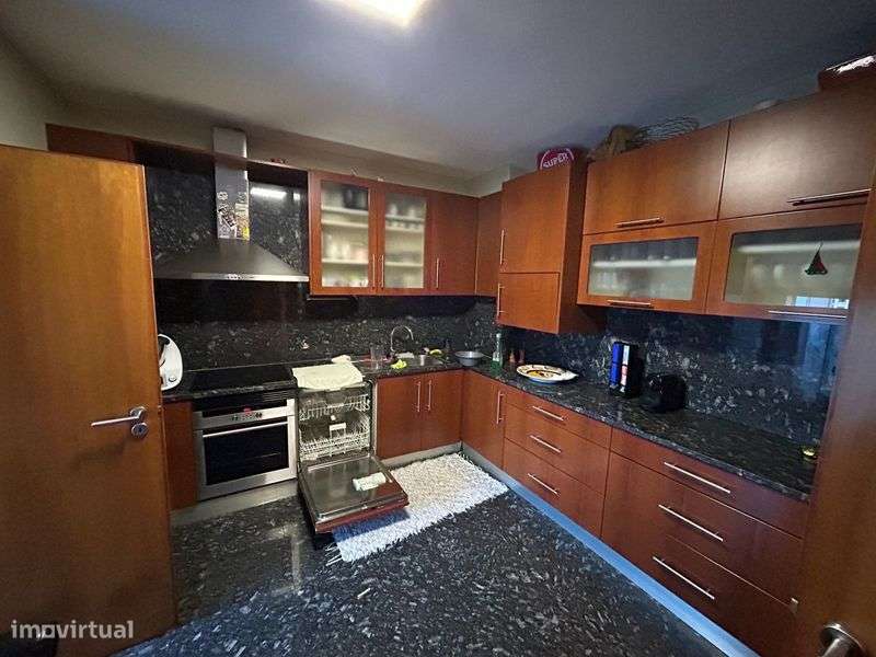 T4 semimobilado, Paranhos perto faculdades, supermercados, farmácias. - Grande imagem: 5/12