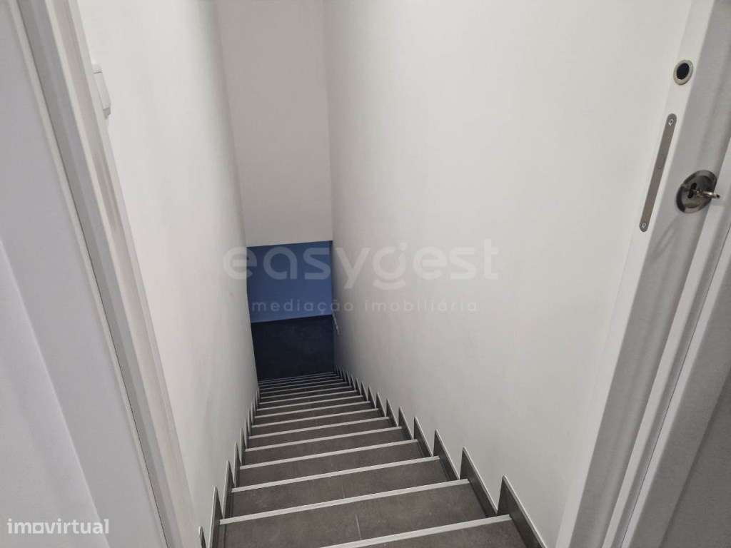 Moradia T3 Nova com lagradouro, situada em Mogofores, Anadia-21